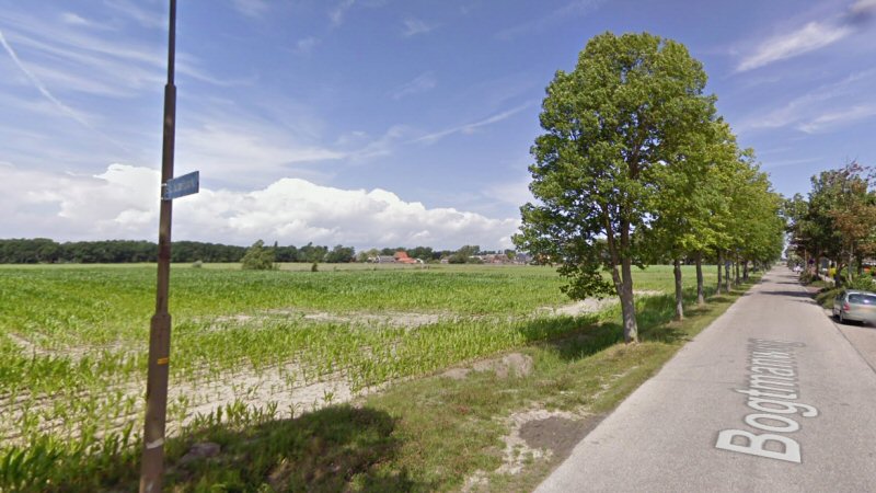 Praten over nieuwe woonwijk in Tuitjenhorn
