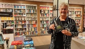 Schrijvers bij boekhandel Plukker