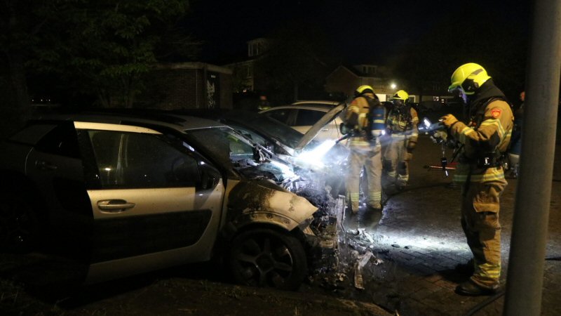 Weer auto’s in brand in Den Helder