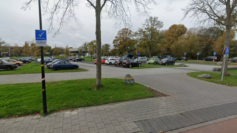 Hek om kermis, parkeren op Menis- en Zuiderweg