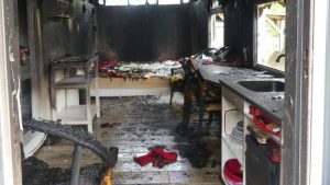 Tuinhuis gaat in vlammen op