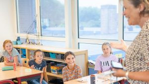 Kindcentrum Sint Jan krijgt burgemeester op bezoek