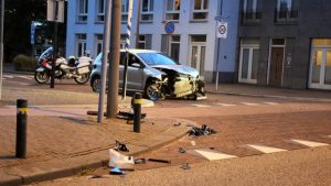 Twee auto’s total loss bij aanrijding Den Helder