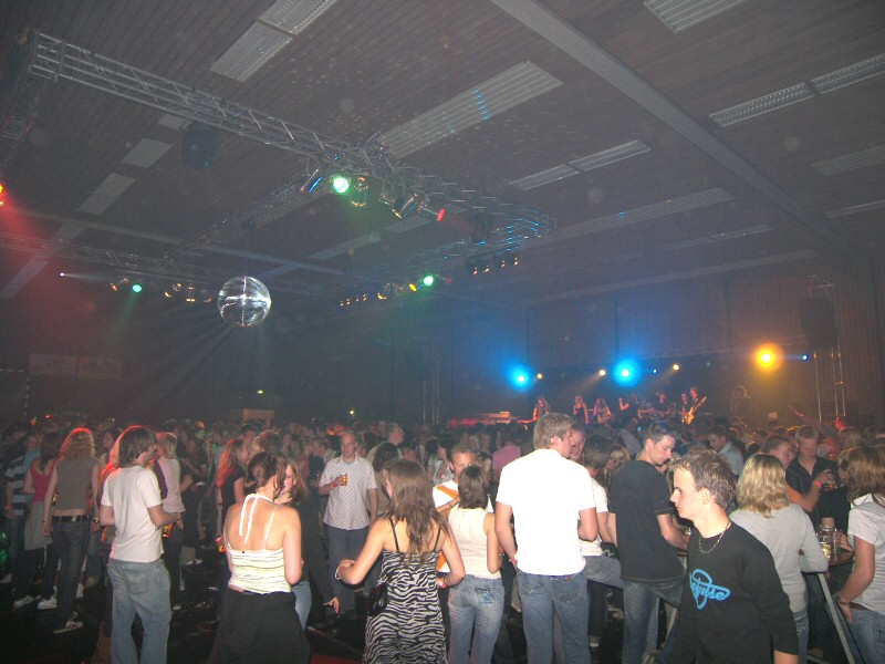 Onrustig eind 5-mei feest Niedorp