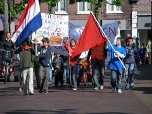 Aloysius voert actie bij gemeentehuis Schagen
