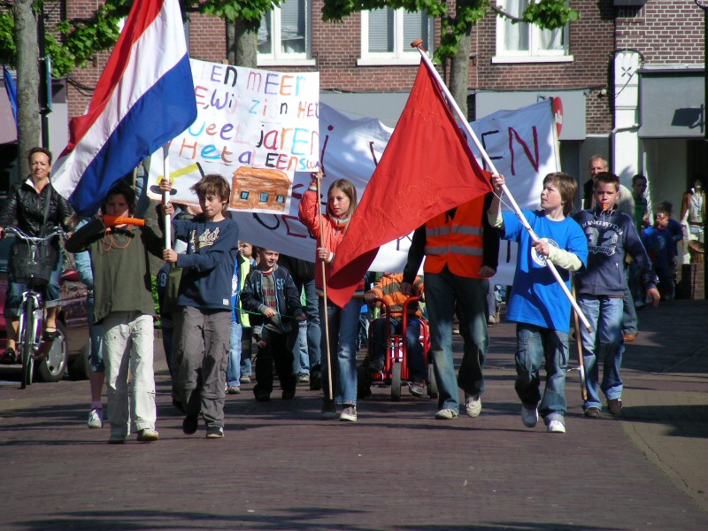 Aloysius voert actie bij gemeentehuis Schagen