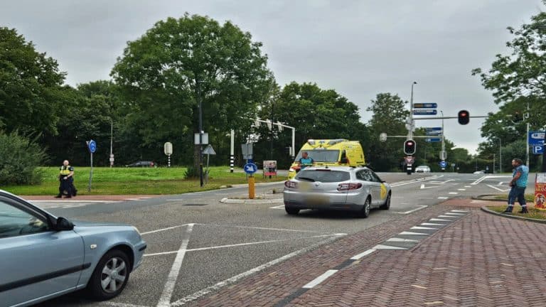 Aanrijding fatbike en auto op de Hofstraat in Schagen