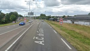 Wegdek AC De Graaf niet gaaf