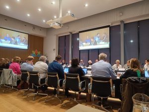 Neem een kijkje achter de politieke schermen in Hollands Kroon