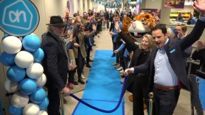 Verbouwde Albert Heijn weer open