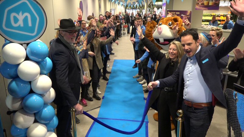 Verbouwde Albert Heijn weer open