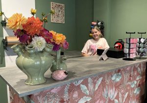 Anne Duijzer opent haar Anne-Fleur winkel in Breezand