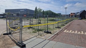 Deel park vierde fase Willem Alexanderhof in Julianadorp tijdelijk afgezet wegens asbest
