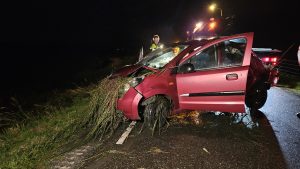 Auto te water langs Valkkogerdijk