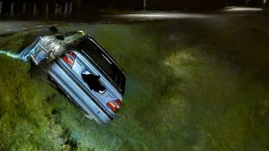 Auto van de weg in Schagen