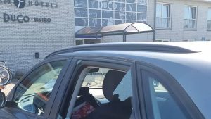 Getuigen gezocht inbraken in auto’s