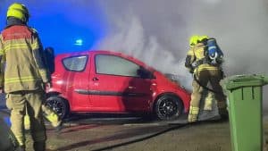 Vuurwerk veroorzaakt autobrand in Den Helder