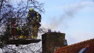 Brandweer rukt uit naar schoorsteenbrand in Middenmeer