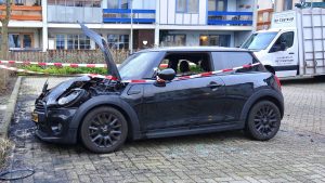 Nachtelijke autobrand aan Marina-Park in Den Helder