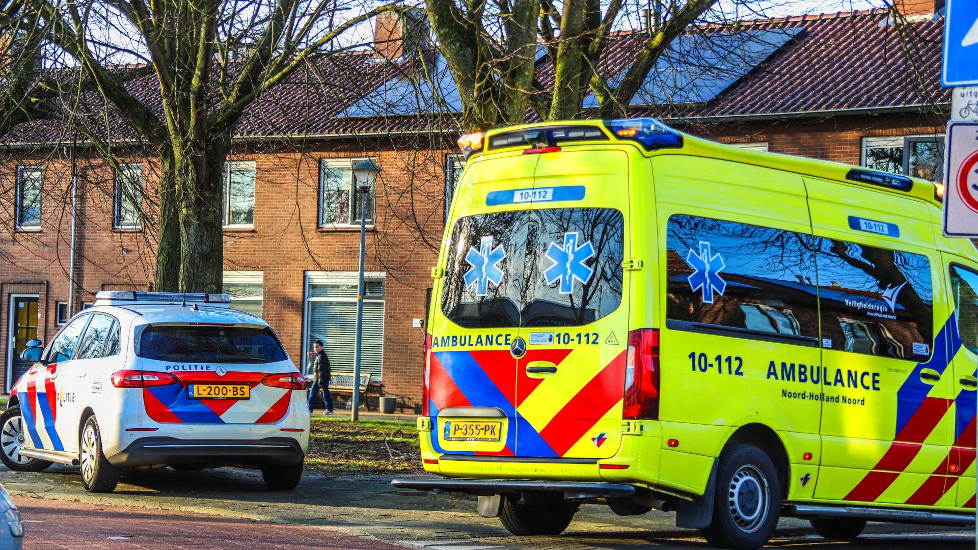 Bestelbus botst op oudere fietser in Den Helder