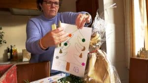 150 kerstpakketten voor de voedselbank: “Daar krijg ik een heel warm hart van” (Video)