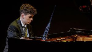 Jonge pianist Barry Krom treedt op in Wieringerwaard