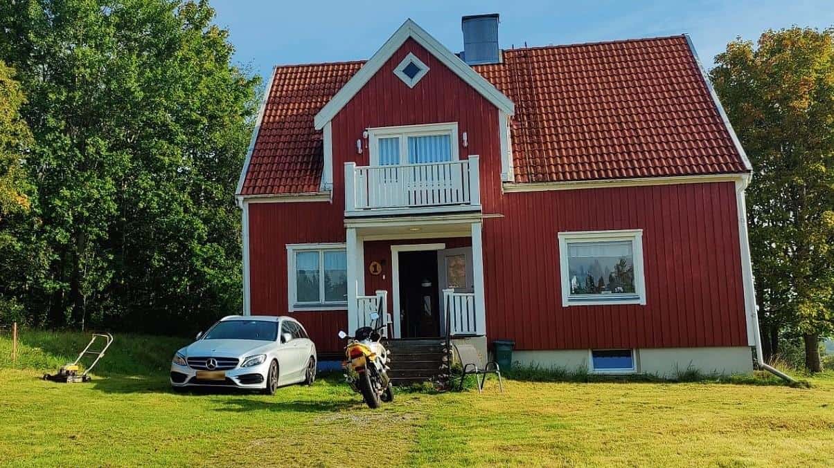 Ingo ruilt zijn frietkraam in voor een B&B in Zweden