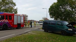 Bestelbus bijna in brand tijdens rijden in Anna Paulowna