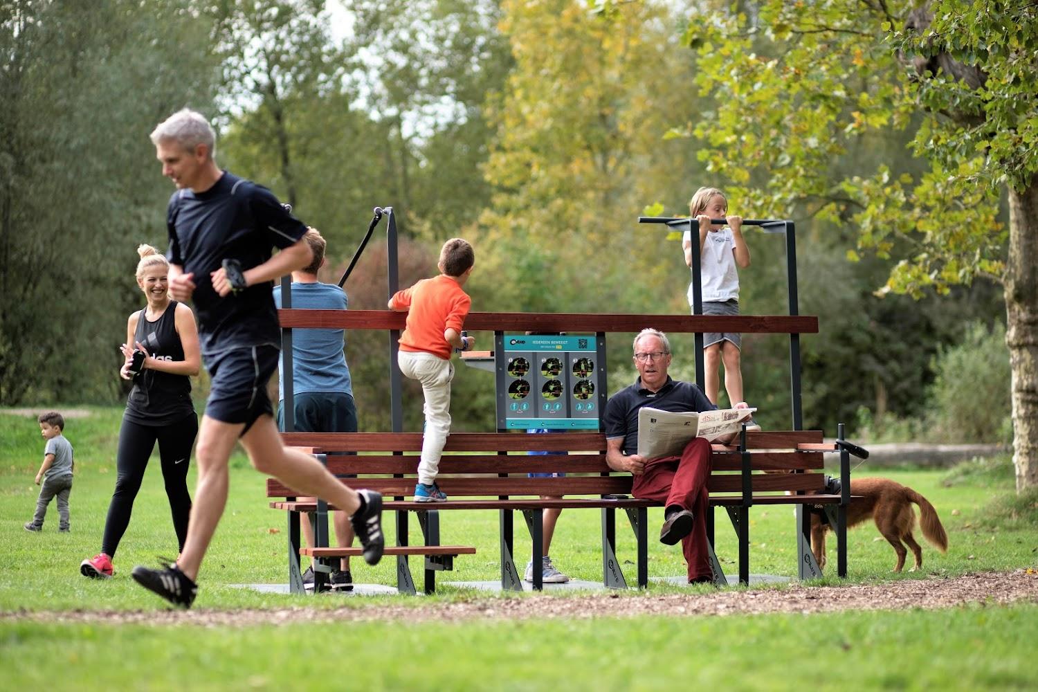 Feestelijke opening voor tijdelijke beweegbank Timorpark
