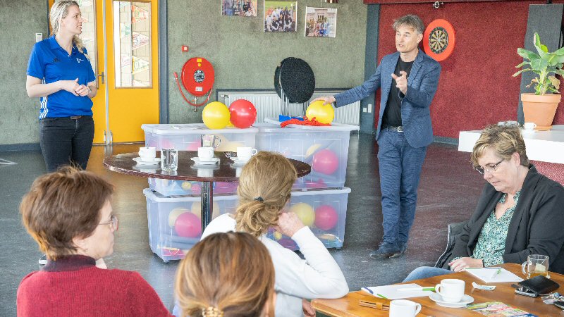 Oudere inwoners in beweging met “BeweegID box”