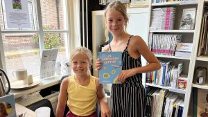 Video: Eerste boek van 8-jarige Tamar Bregman