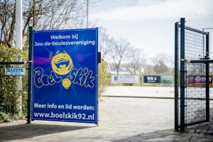 Samen jeu de boules spelen voor een warm gebaar
