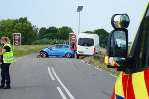 Botsing op Westfriesedijk in Winkel