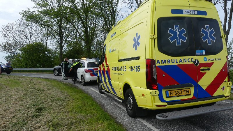 Fietser gewond bij aanrijding Burenweg