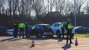 Botsing tussen twee auto’s bij ’t Zand