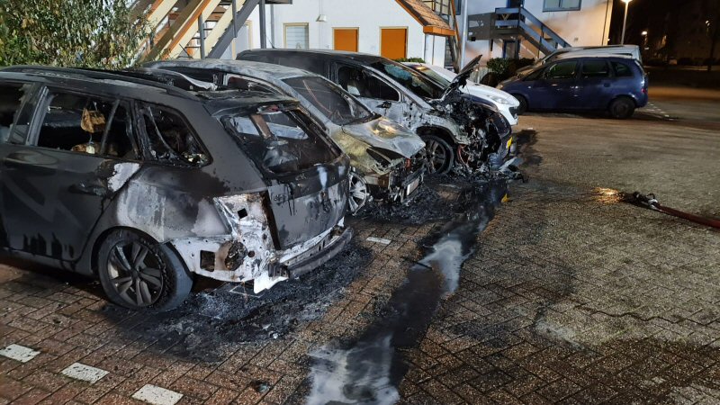 Weer auto’s Den Helder door brand verwoest