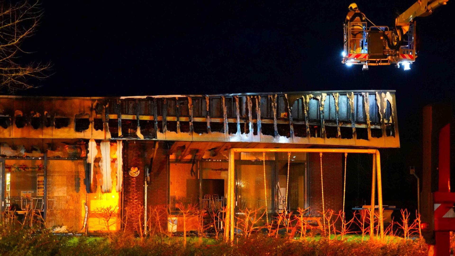 Brand in schoolgebouw in Slootdorp, politie vraagt tips (update)