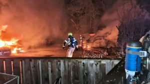 Brandstichting bij park in Sint Maartensbrug