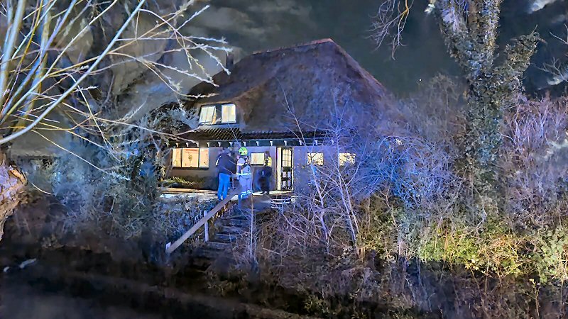 Brand in stolpboerderij in Waarland