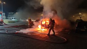 Drie voertuigen door brand verwoest (Update)