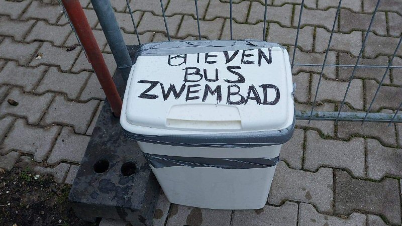GEZOCHT: brievenbus voor Zwembad Waarland