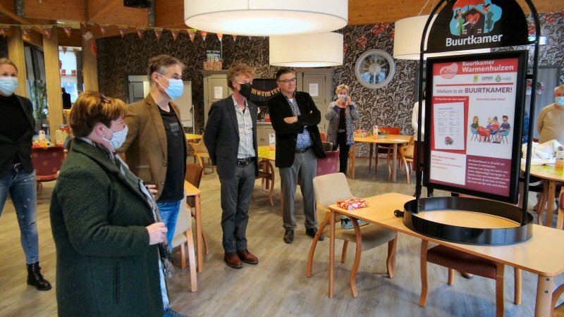 Buurtkamer Warmenhuizen geopend
