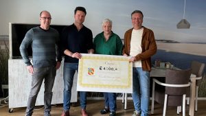 Mooie cheque voor Hospice Schagen