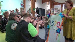 Deel opbrengst kunstproject voor KiBo (video)