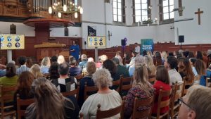 Volle kerk voor congres gelijke kansen