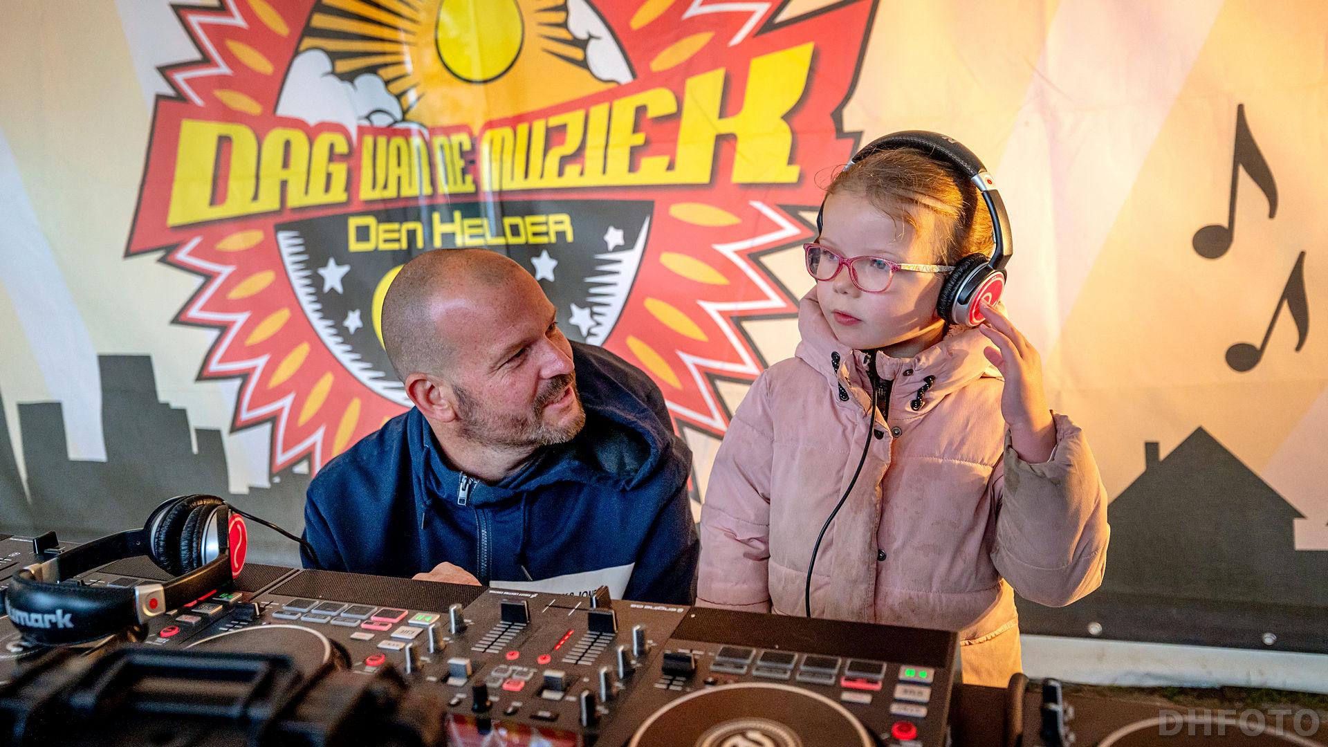 Dertigste Dag van de Muziek nat maar wel gezellig