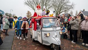Warm welkom Sinterlijke Tuk Tuk in Julianadorp