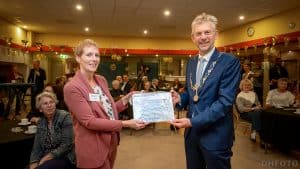 Burgemeester feliciteert ‘De Draaikolk’ met 50-jarig bestaan
