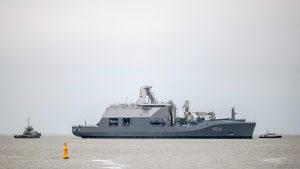 Zr.Ms. Den Helder voor het eerst in Den Helder