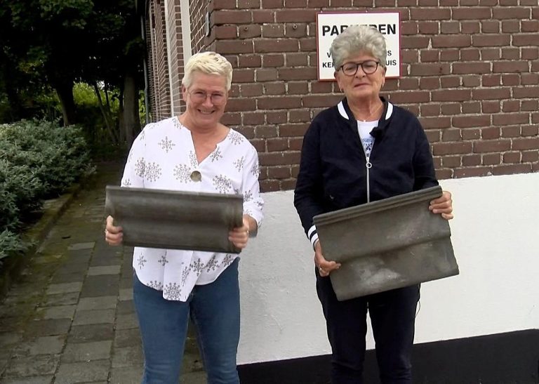 Video: Ludieke dakpannenactie voor renovatie dorpshuis Westerland